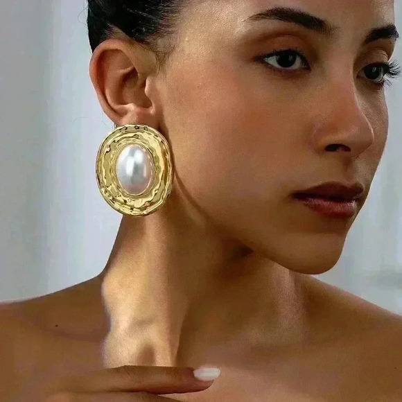 Yellow Gold Women's Geometric Texture Oval Pearl Inlay Pendant Vintage Earrings - Picture 1 of 6